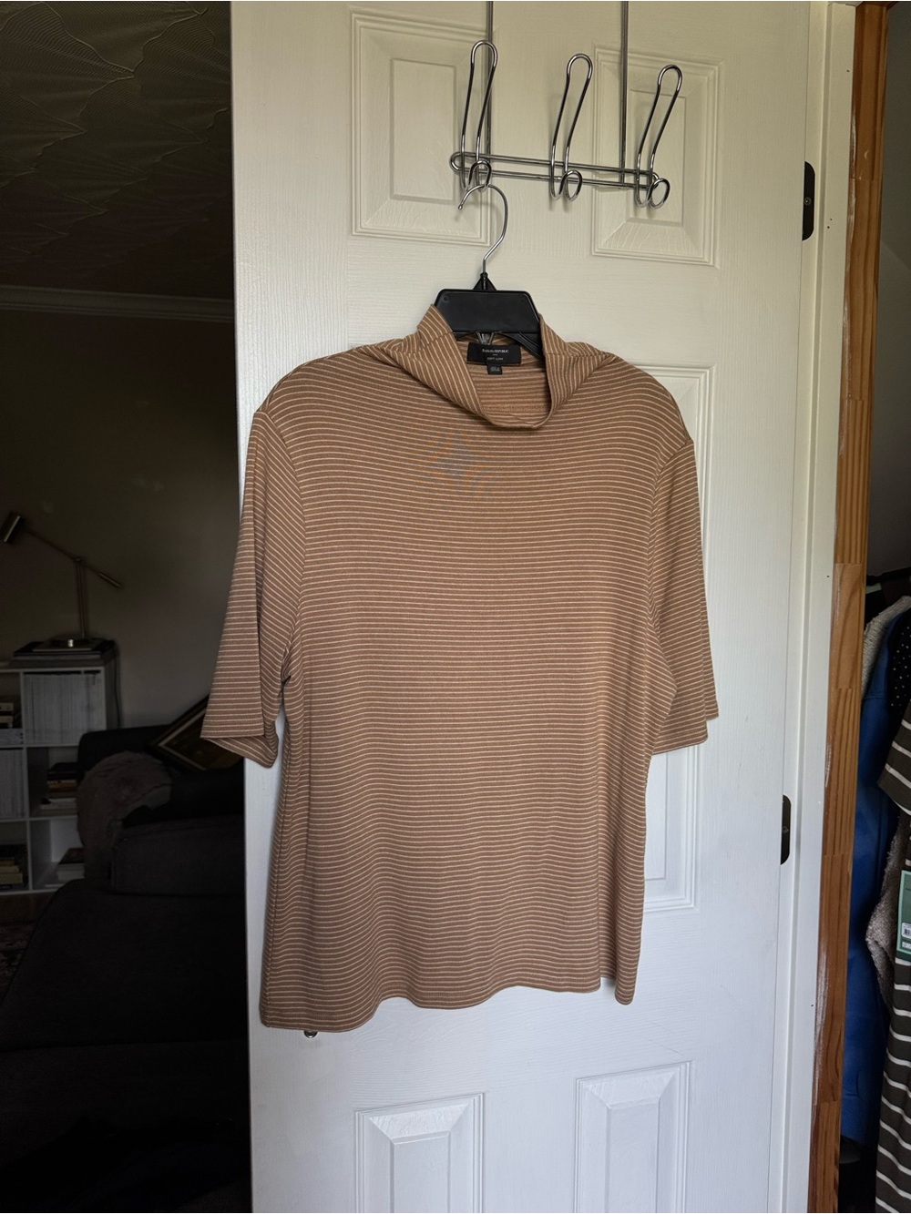 Banana republic tan and white striped mock neck tee shirt top